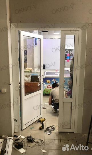 Входная пластиковая дверь