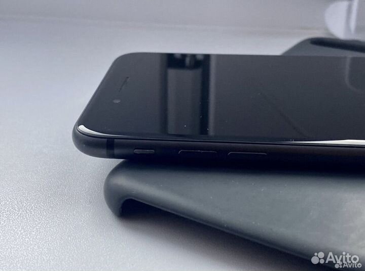 Телефон iPhone 8 plus