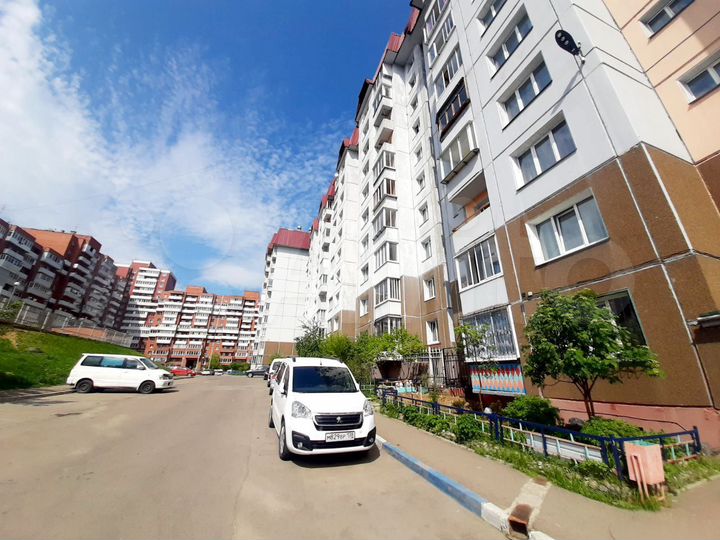 2-к. квартира, 63 м², 3/10 эт.