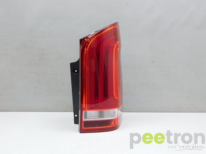 Б/У Б/У Фонарь задний правый новая A4478200664