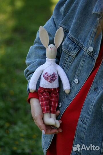 Зайчик в свитере. Кролик. Игрушка