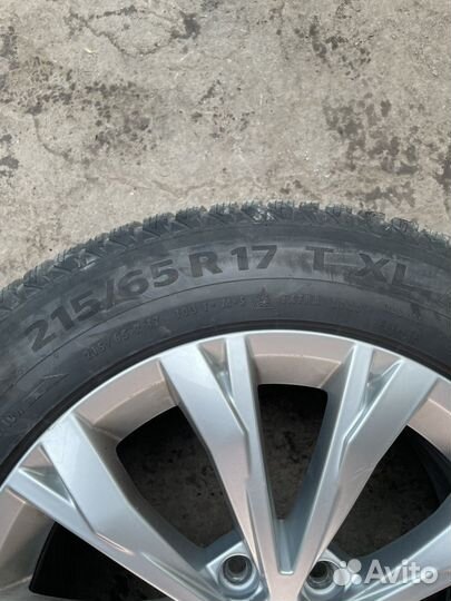 Continental ContiVikingContact 7 215/65 R17