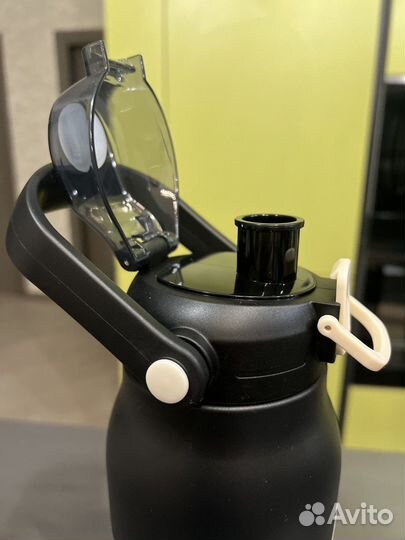 Термос 1,7 литра с крышкой и трубочкой