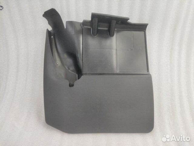 Брызговик задний левый Mercedes-Benz Sprinter W906