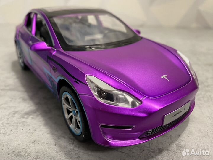 Машинка металлическая тесла