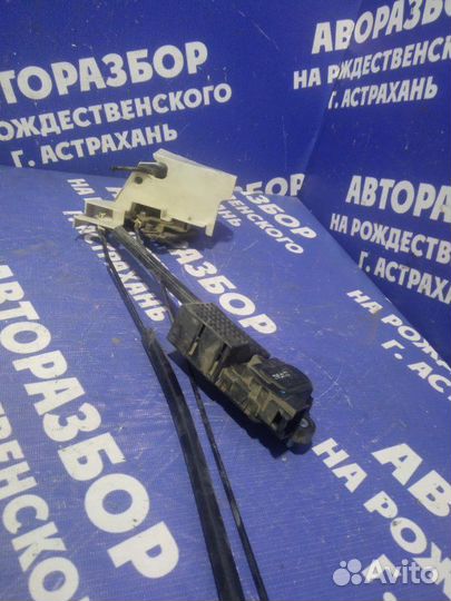 Задний левый замок двери Hyundai Sonata 4 седан