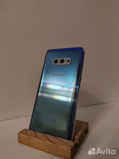 Samsung Galaxy S10e, 8/128 ГБ