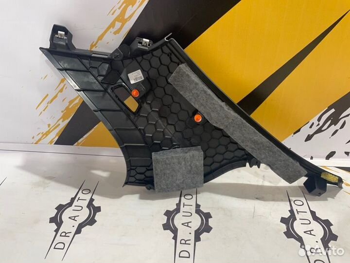 Обшивка стойки багажника.Задняя левая Mercedes