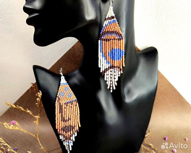 Длинные серьги из бисера в стиле Сальвадора Дали
