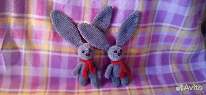 Зайчик вязанный