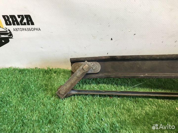 Трапеция стеклоочистителей с моторчиком Audi 80
