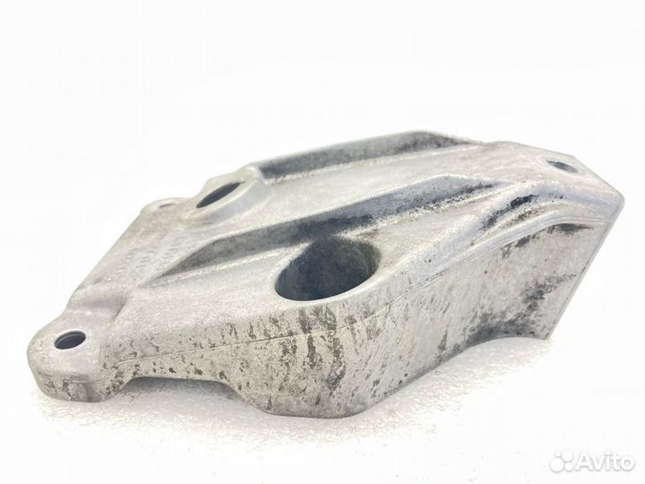 Кронштейн двигателя левый Bmw 7-Series F01 3.0