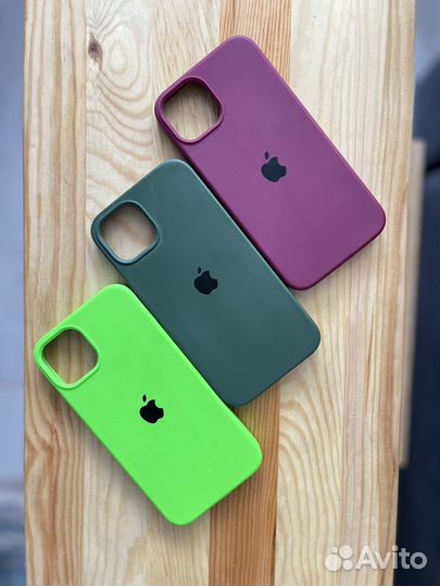 Чехол на iPhone 13