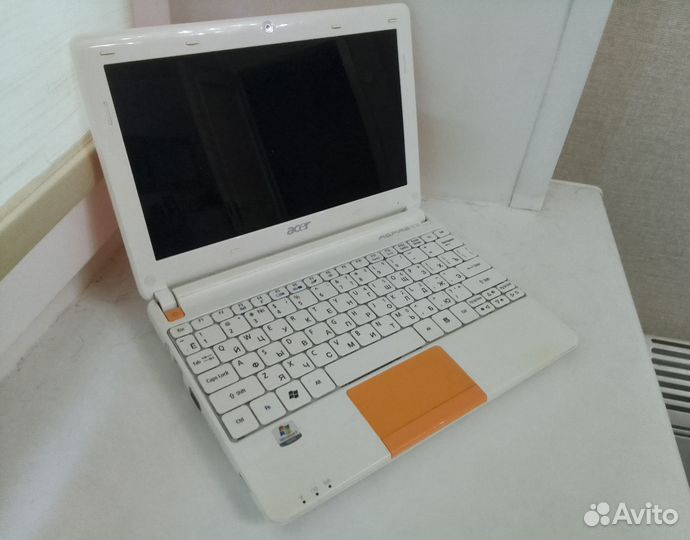 Нетбук Acer Aspire One Happy2-N578Qoo
