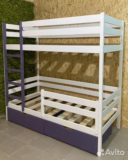 Детская двухъярусная кровать