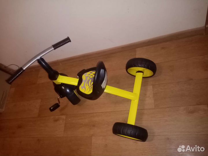 Детский трехколесный велосипед