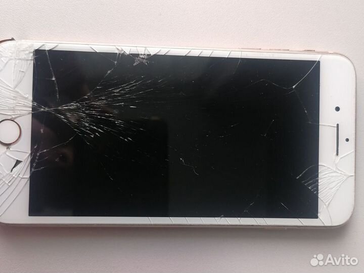 iPhone 8 plus 64gb разбитый