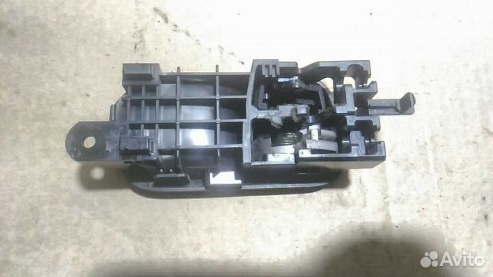 Ручка салона передяя левая Suzuki Grand Vitara