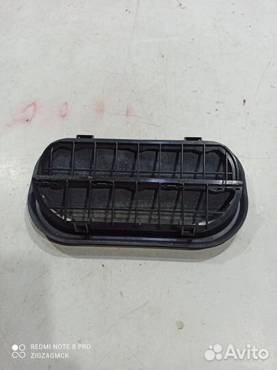 Решетка вентиляционная (левая) (Audi Q5 Sportback)
