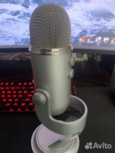 Микрофон blue yeti