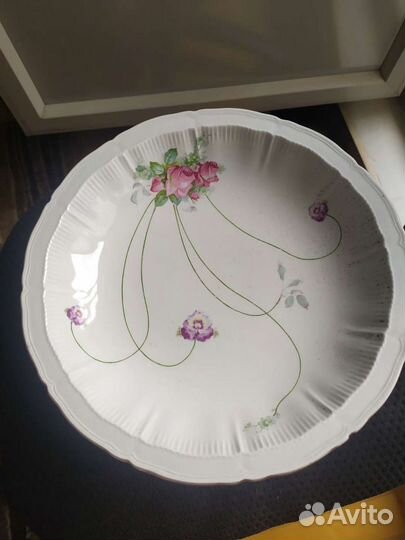 Ваза для фруктов на ножке