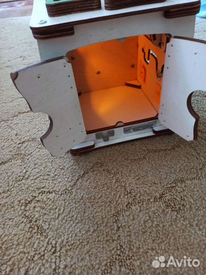 Бизикубик Бизиборд