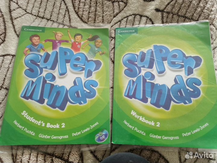 Учебник и тетрадь по английскому