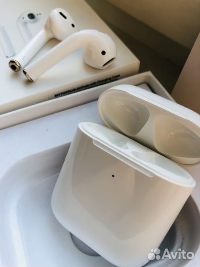 Продам AirPods 2 оригинал на гарантии