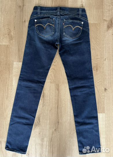 Джинсы levis 27р