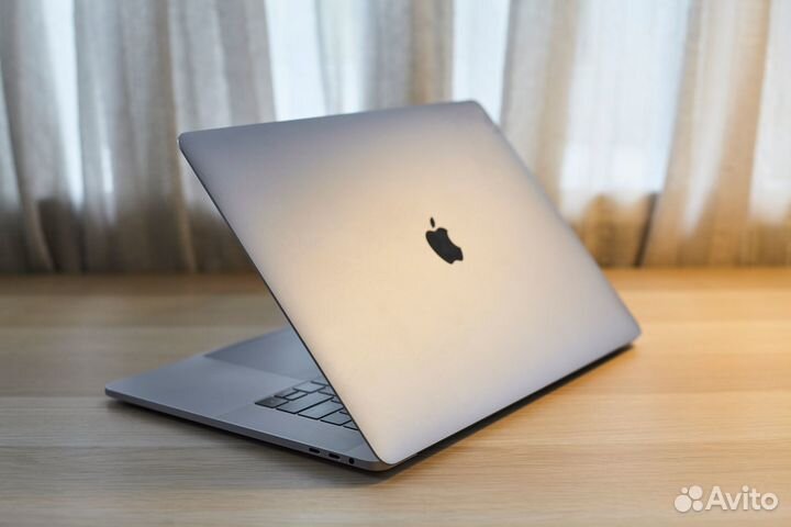 Macbook Pro 15 2017 i7 16/512Gb Space Gray