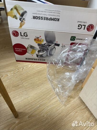 Пылесос с контейнером для пыли LG VC73188nelr