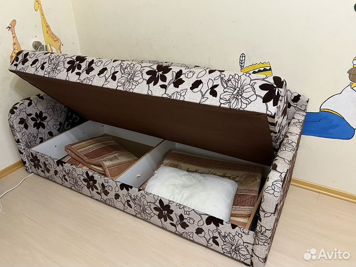 Диван-кушетка