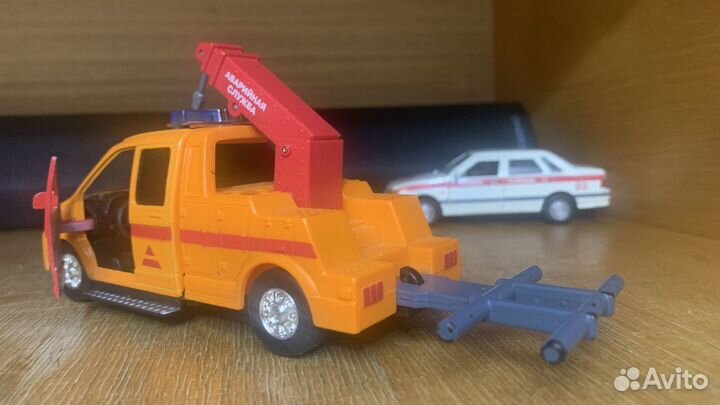 Машинка эвакуатор