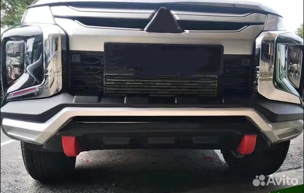 Накладка переднего бампера Mitsubishi L200 2019+