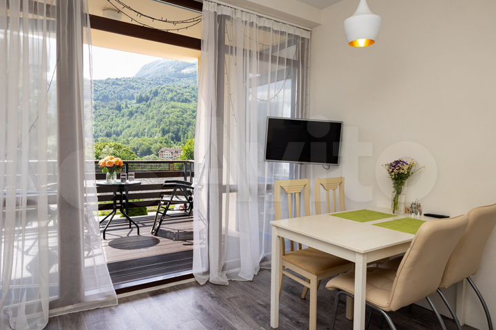 2-к. квартира, 75 м², 1/4 эт.