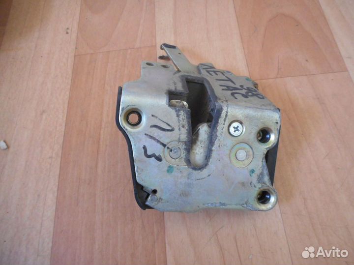 Замок двери сдвижной левой Toyota Lite Ace (96-07 года) KR41,KR42,KR52,CR41, CR51,CR42,CR52