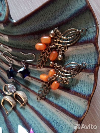 Серьги в наборе (бижутерия). Цена за весь лот