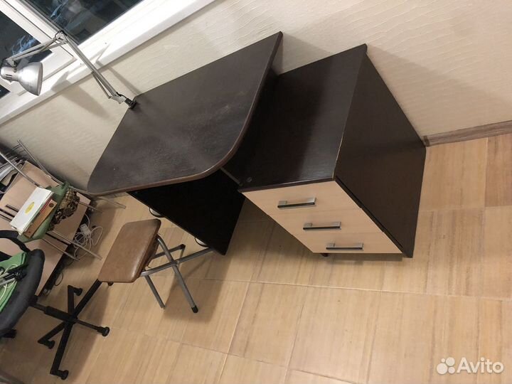 Компьютерный стол + шкаф