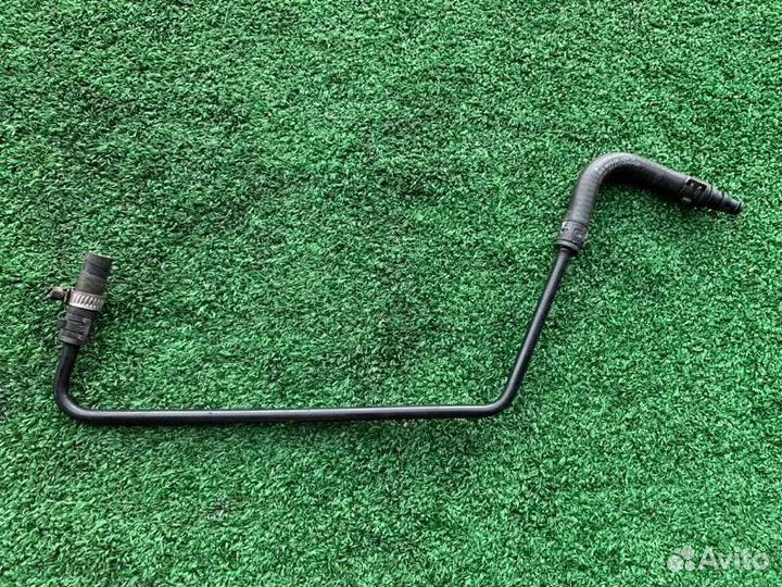 Патрубок охлаждения Mercedes-Benz C-Class W203