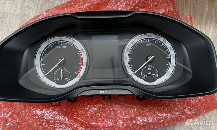 Приборная панель (maxidot) Skoda 565920750B