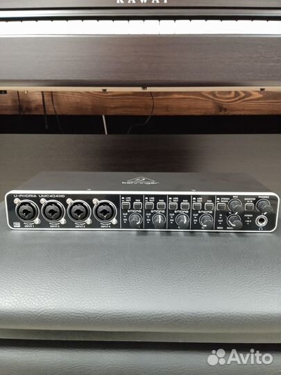 Звуковая карта Behringer UMC404HD