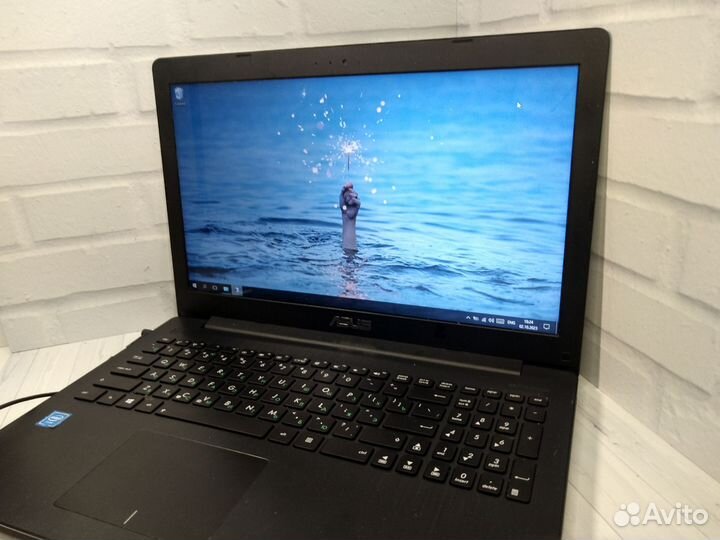 Лёгкий быстрый ноутбук asus SSD