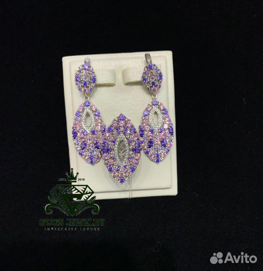 Роскошный комплект из серебра