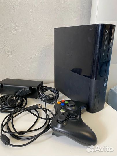 Xbox 360 E + 46 игр