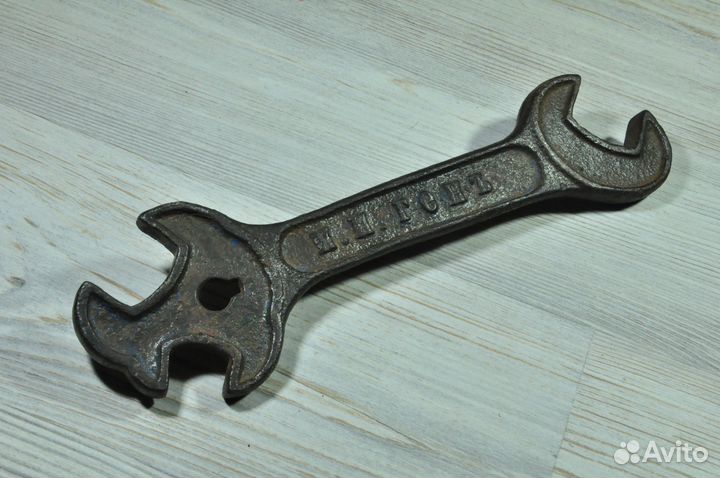 Дореволюционный гаечный ключ:И.И.Генъ,Одесса