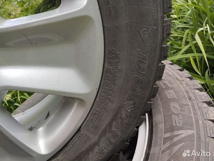 Dunlop Grandtrek Ice 02 215/65 R16