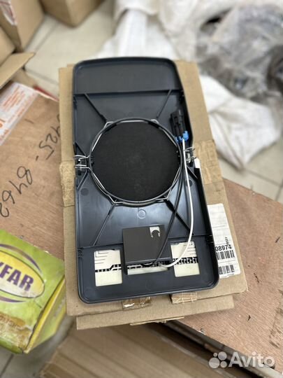 Стекло зеркала верхнее Фредлайнер