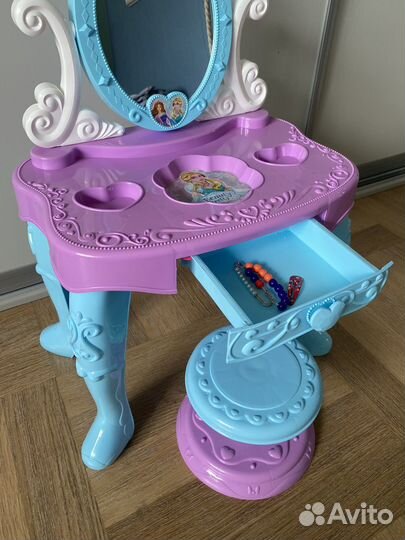 Туалетный столик для девочки