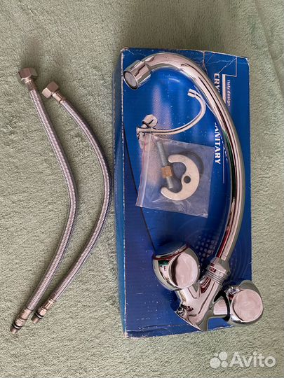 Смеситель для кухни новый