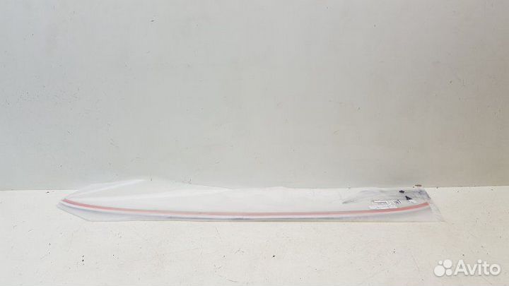 Молдинг лобового стекла передний Toyota Camry V70